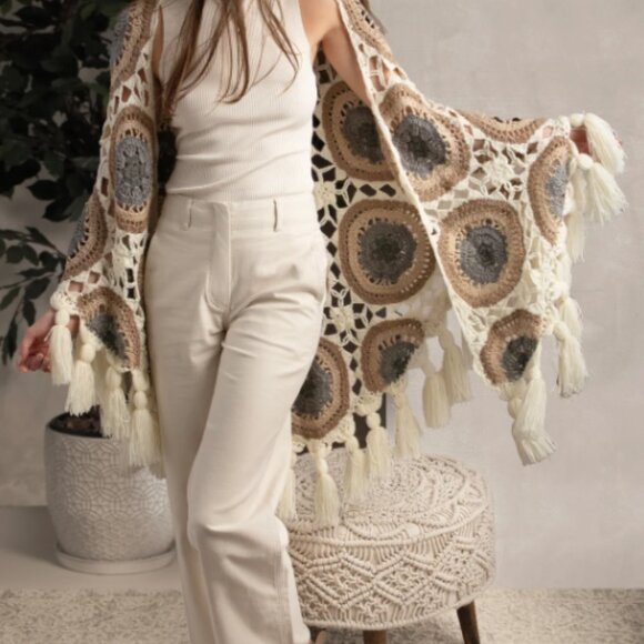 🌞 Sunshine Shawl by Saachi Hand Crocheted Elegance from India - Picture 3 of 14